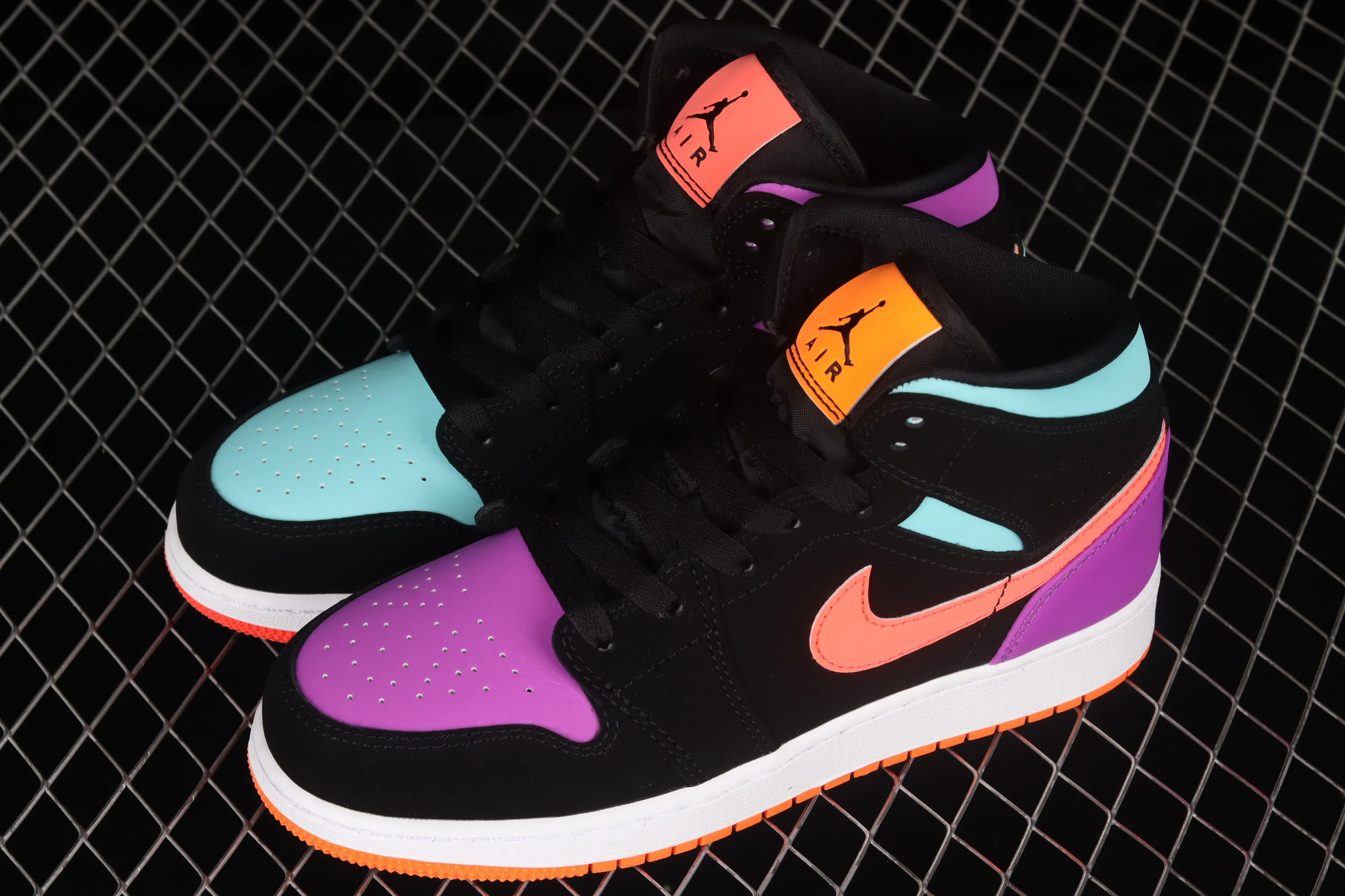 All categories Air Jordan Jordan series basketball shoes Air Jordan 1 Mid G version pure original Air Jordan 1 Mid AJ1 Joe 1 Candy Yuanyang 3M reflective color matching mid-top basketball shoes 554725-083